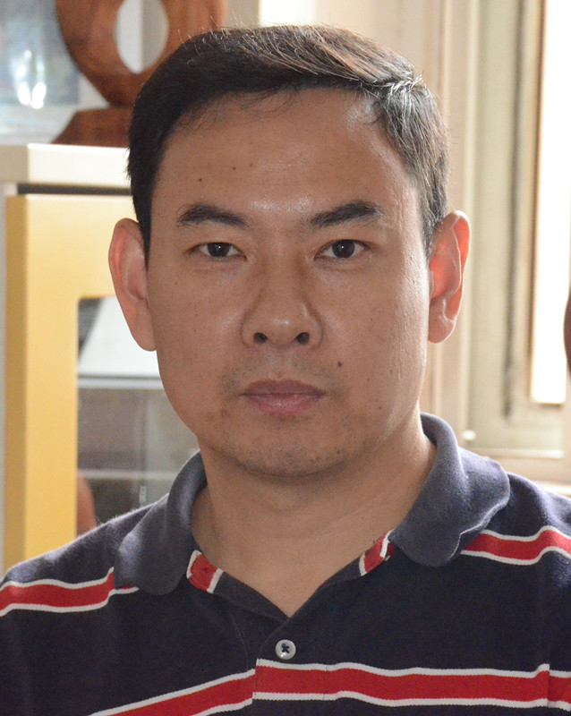 邹方东_副本.jpg 邹方东_副本.jpg
